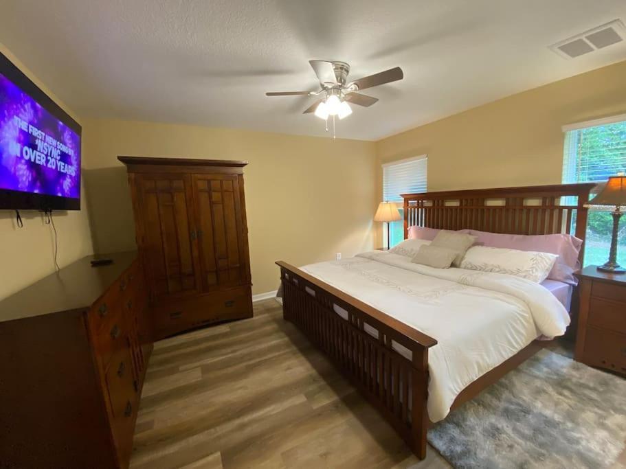 Holiday home Sundance' Acres *brand New House*with Hot Tub *