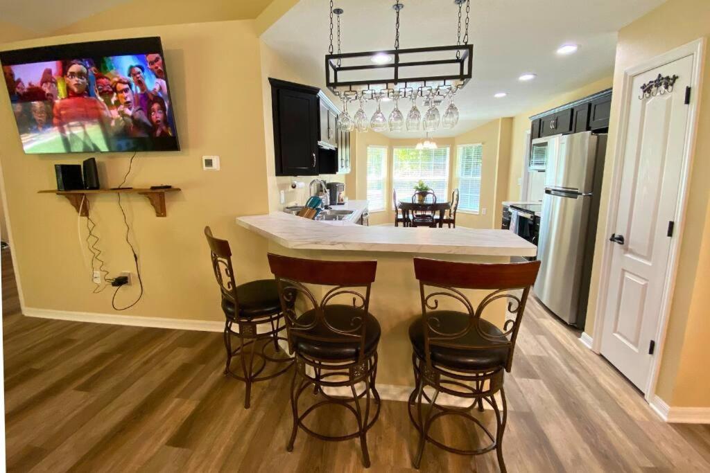 Sundance' Acres *brand New House*with Hot Tub *