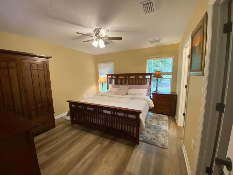 Sundance' Acres *brand New House*with Hot Tub